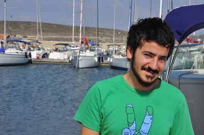 Ali İsmail, düşleri Adım Adım gerçekleştiriyor
